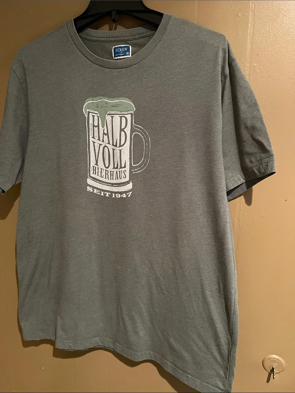 J. Crew Olive Gray Graphic Beer Mug Tee Sz XL